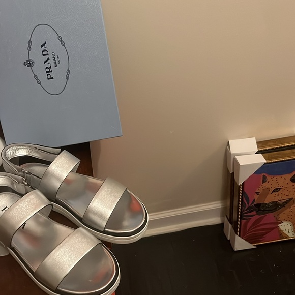 Prada leather sling back sandals size 8 - Picture 5 of 6